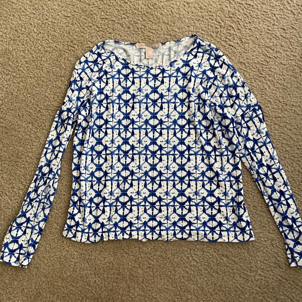 Lightweight crop top long sleeve shirt